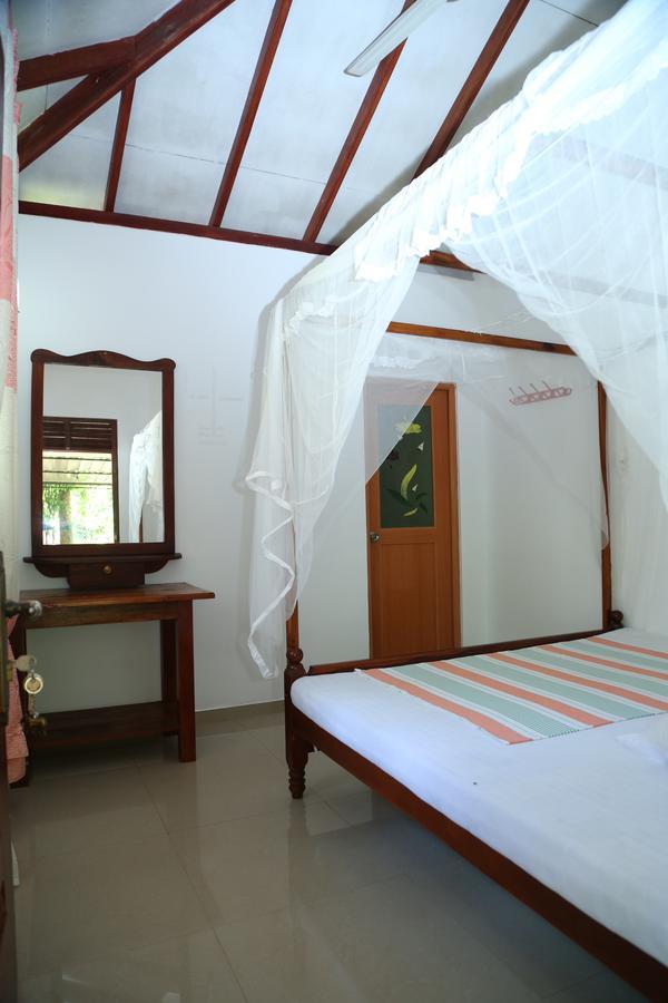 Gihan Guesthouse Mirissa Exterior photo