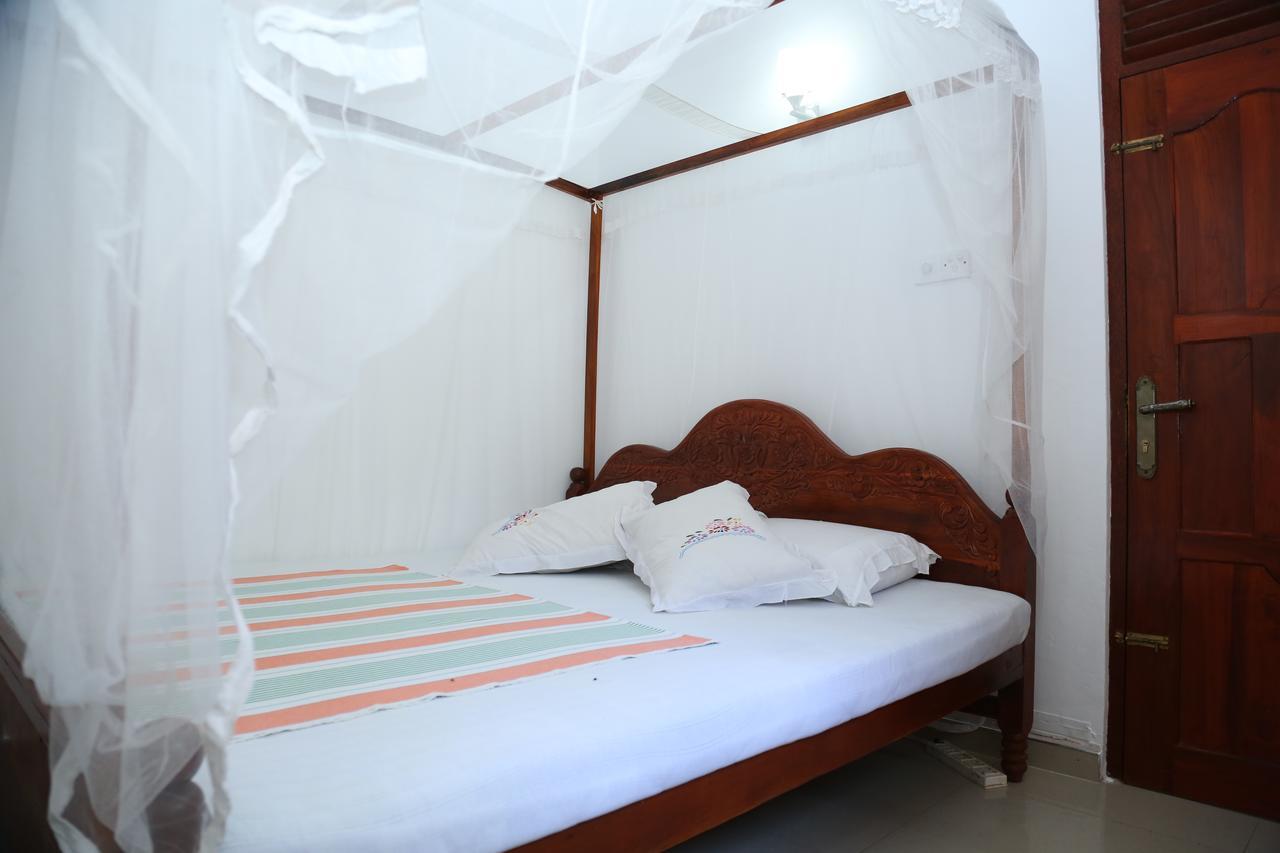 Gihan Guesthouse Mirissa Exterior photo