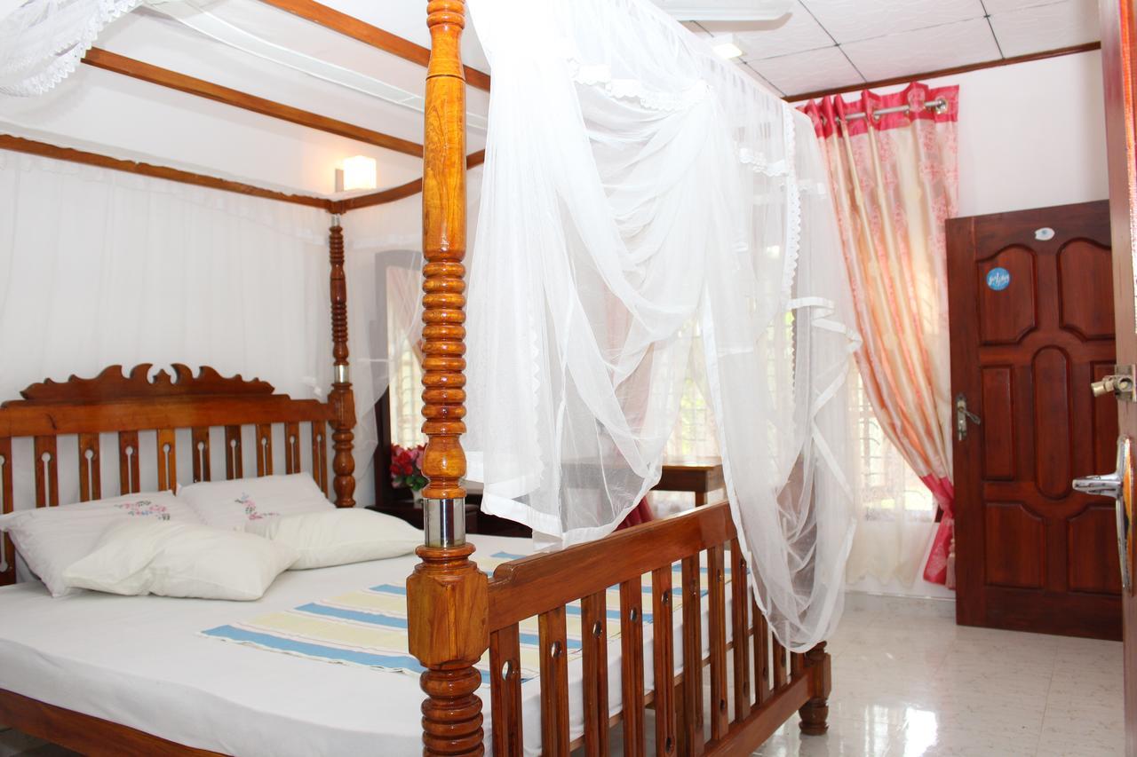 Gihan Guesthouse Mirissa Exterior photo
